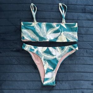 NWOT Tropical Leaf Print Bandeau Bikini Set Removable Straps Size Small Women’s